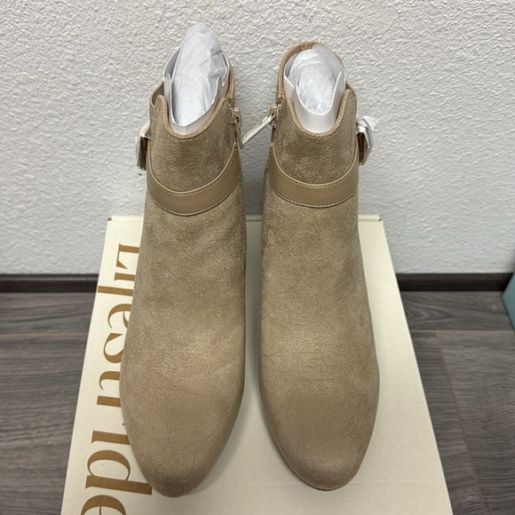 LifeStride Truly Ankle Bootie - Picture 4 of 11